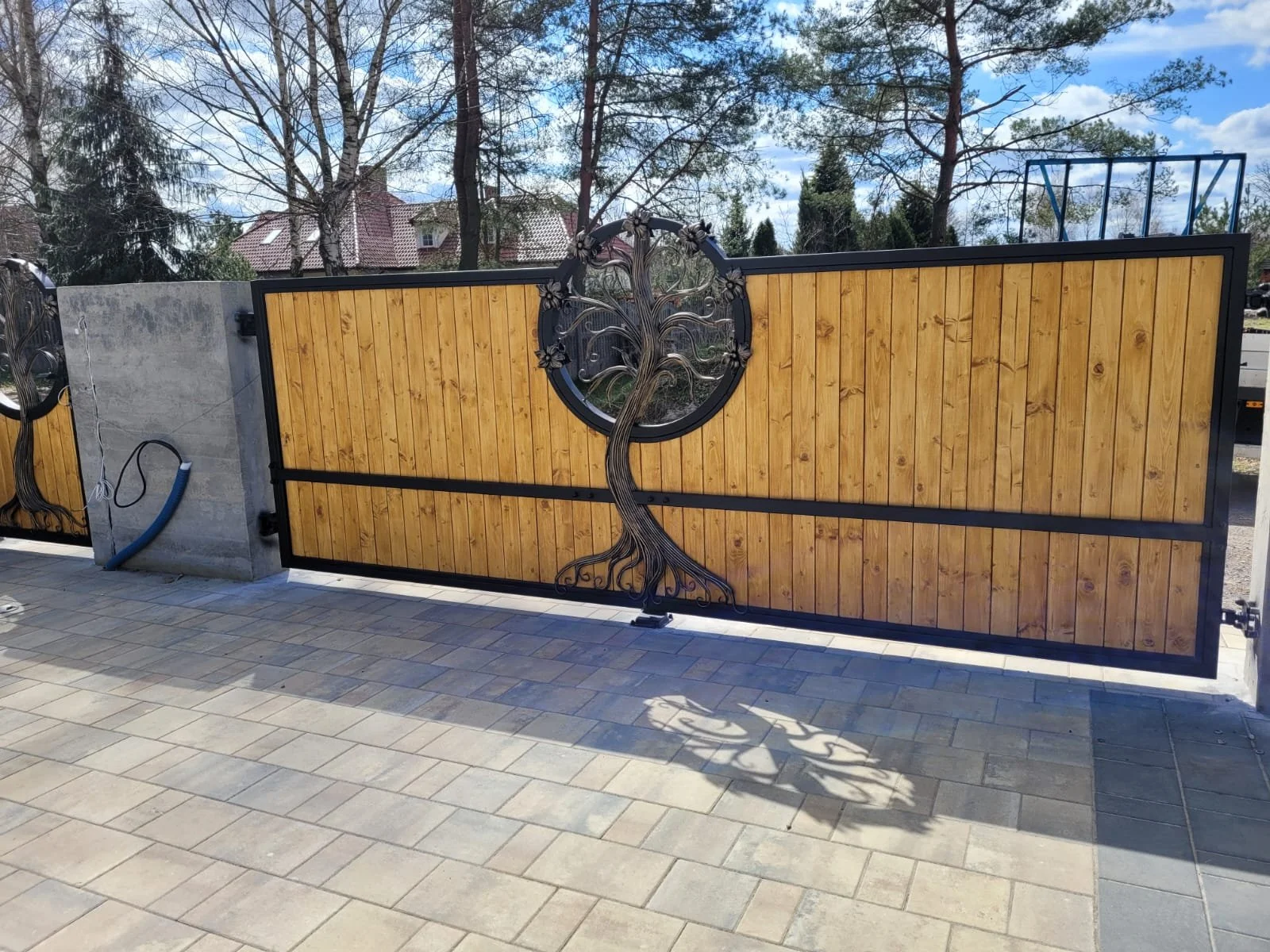 Brama Przesuwna - Drzewo i Drewno