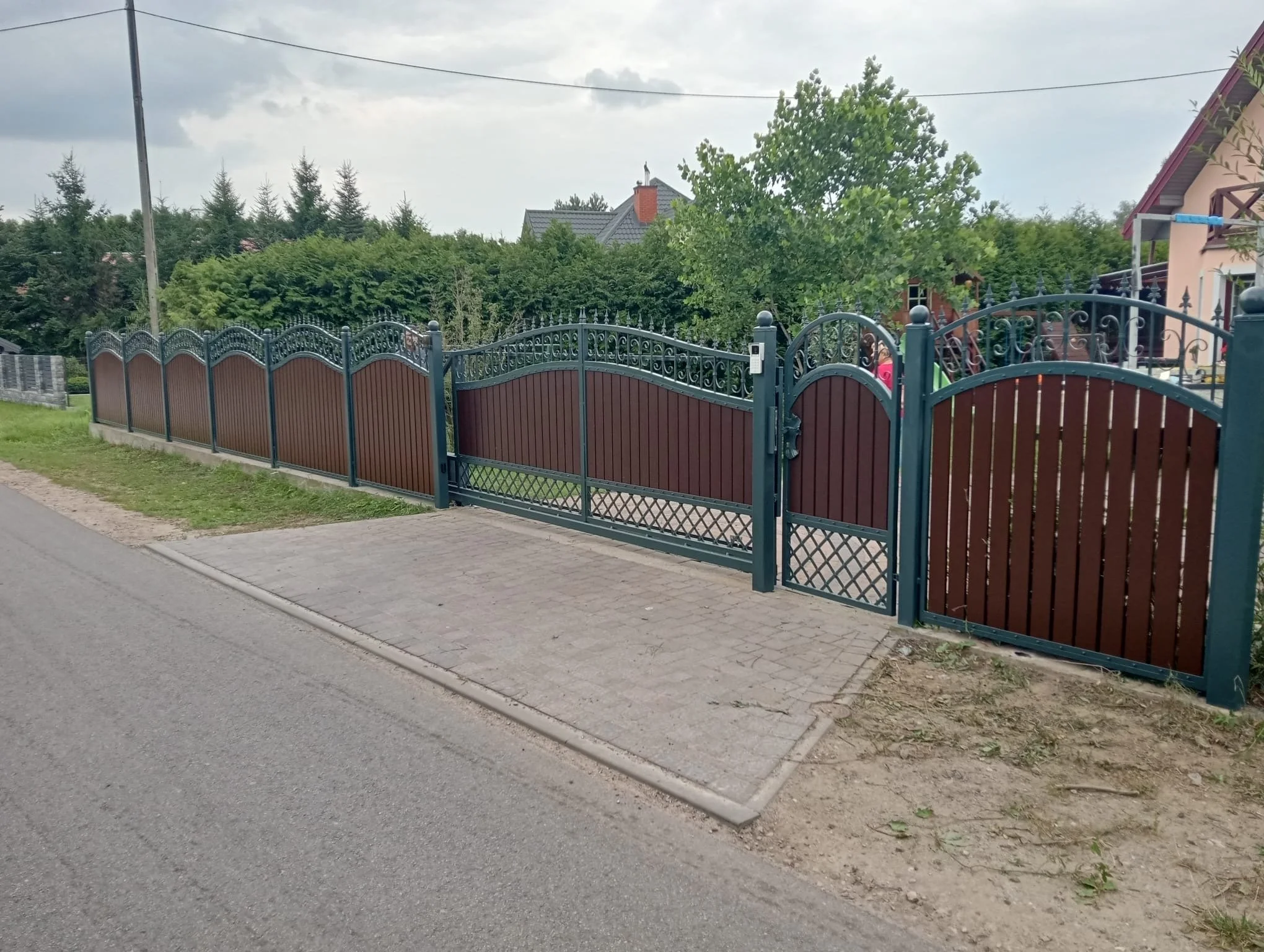 Kompletny System Ogrodzeniowy – Brama, Furtka i Przęsła