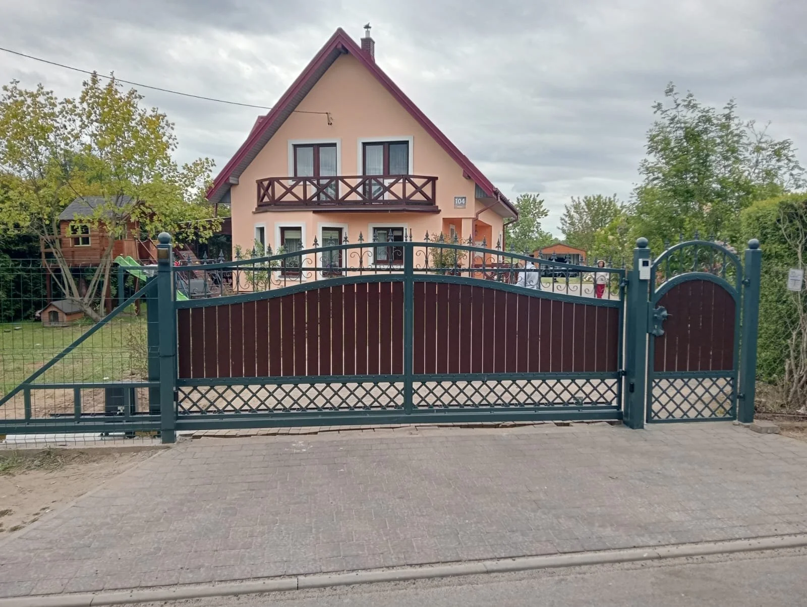 Brama Dwuskrzydłowa - Widok Ogólny