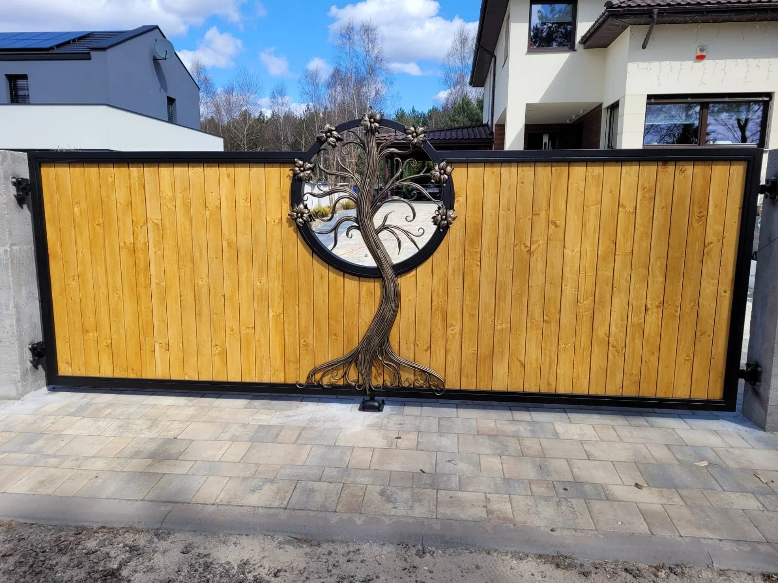 Brama Przesuwna - Drzewo i Drewno (Front)