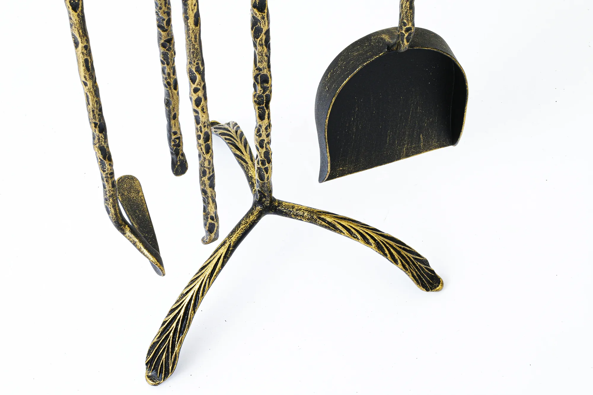 Kosz na drewno 'Motyl' - zbliżenie