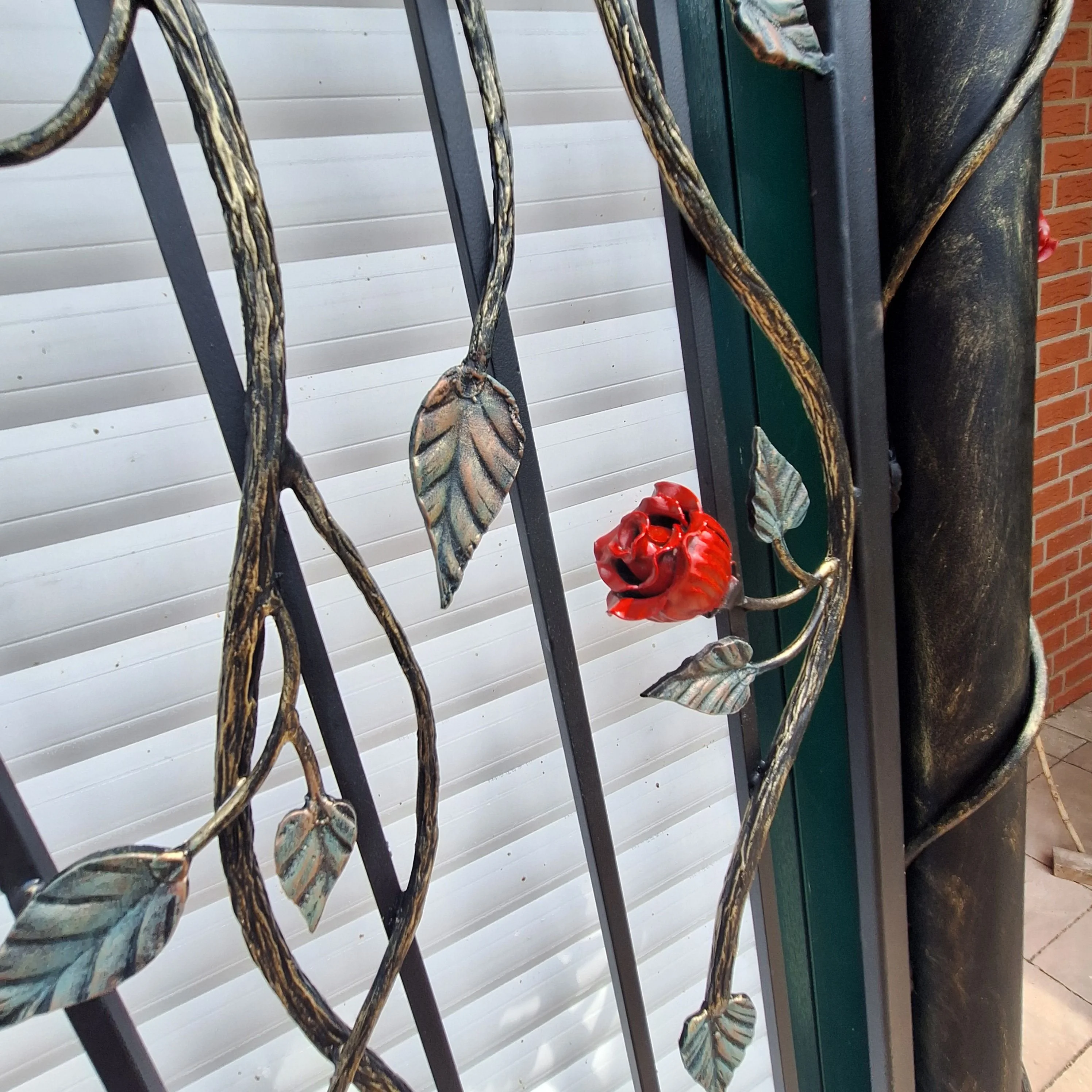 Krata Ozdobna - Czerwona Róża