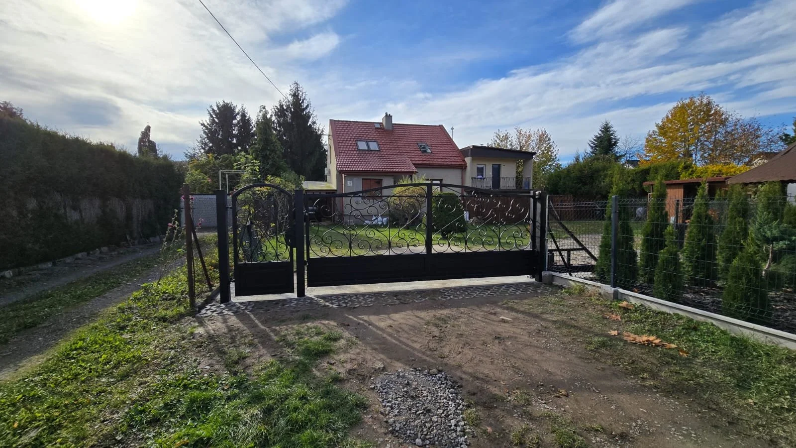 Kuta Brama Czarna – Montaż z Podmurówką