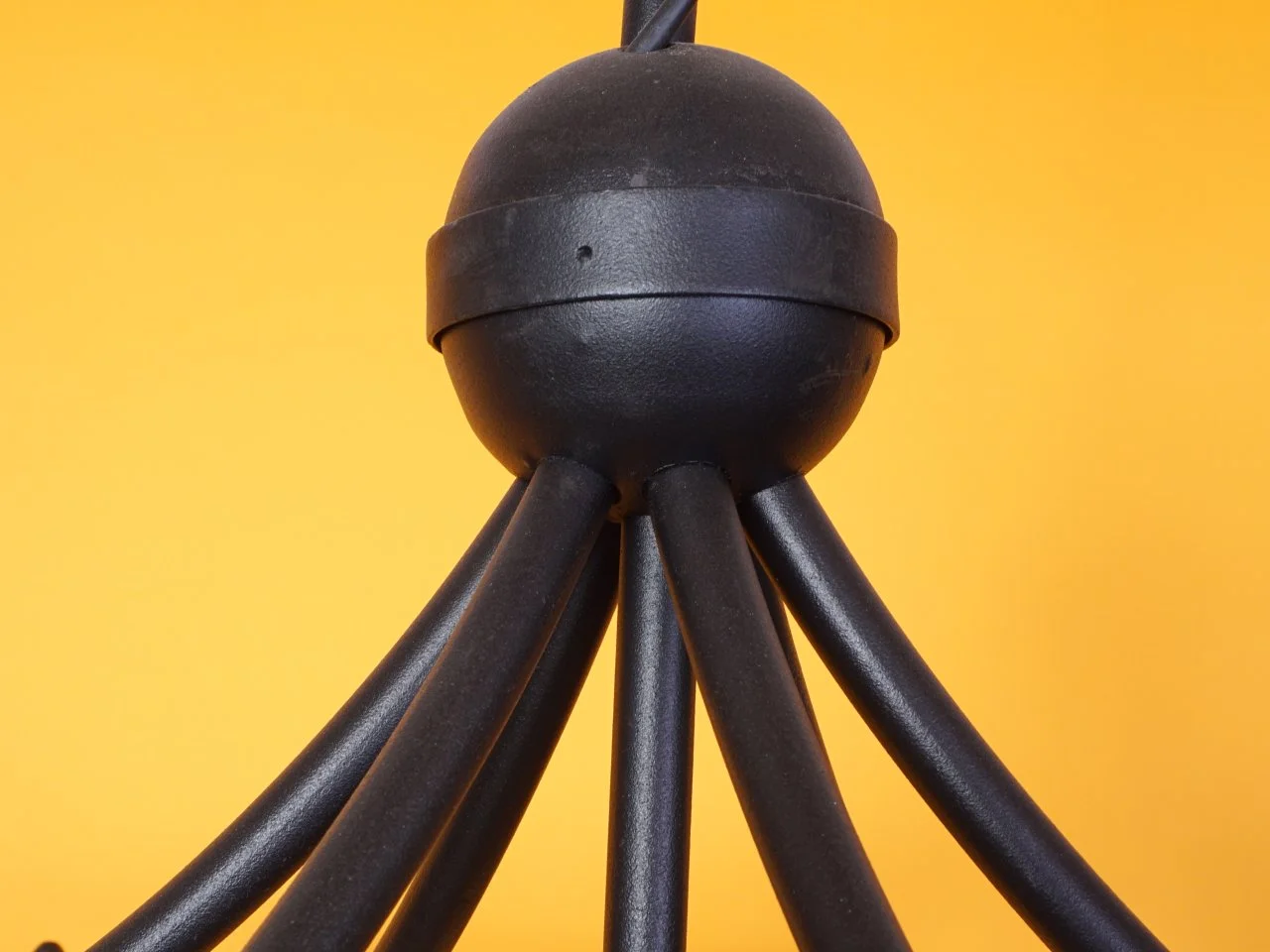 Kuta kula centralna żyrandola - Detal