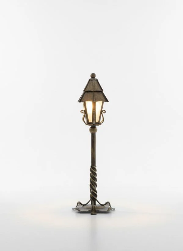 Kuta Lampa Ogrodowa Latarnia – Widok Klasyczny