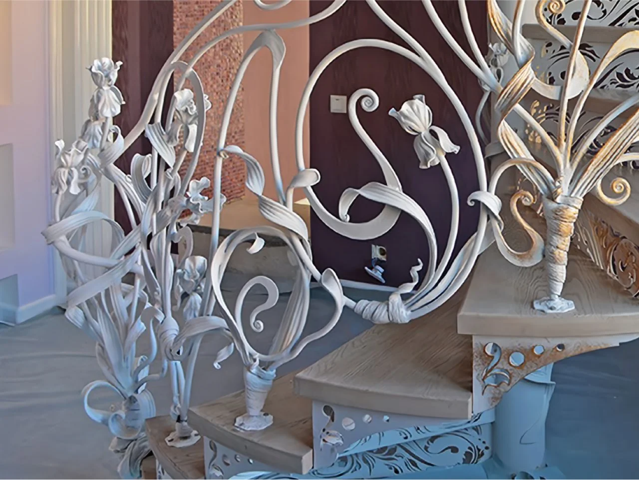 Kute Irysy - Artystyczna Balustrada w Kolorze Białym