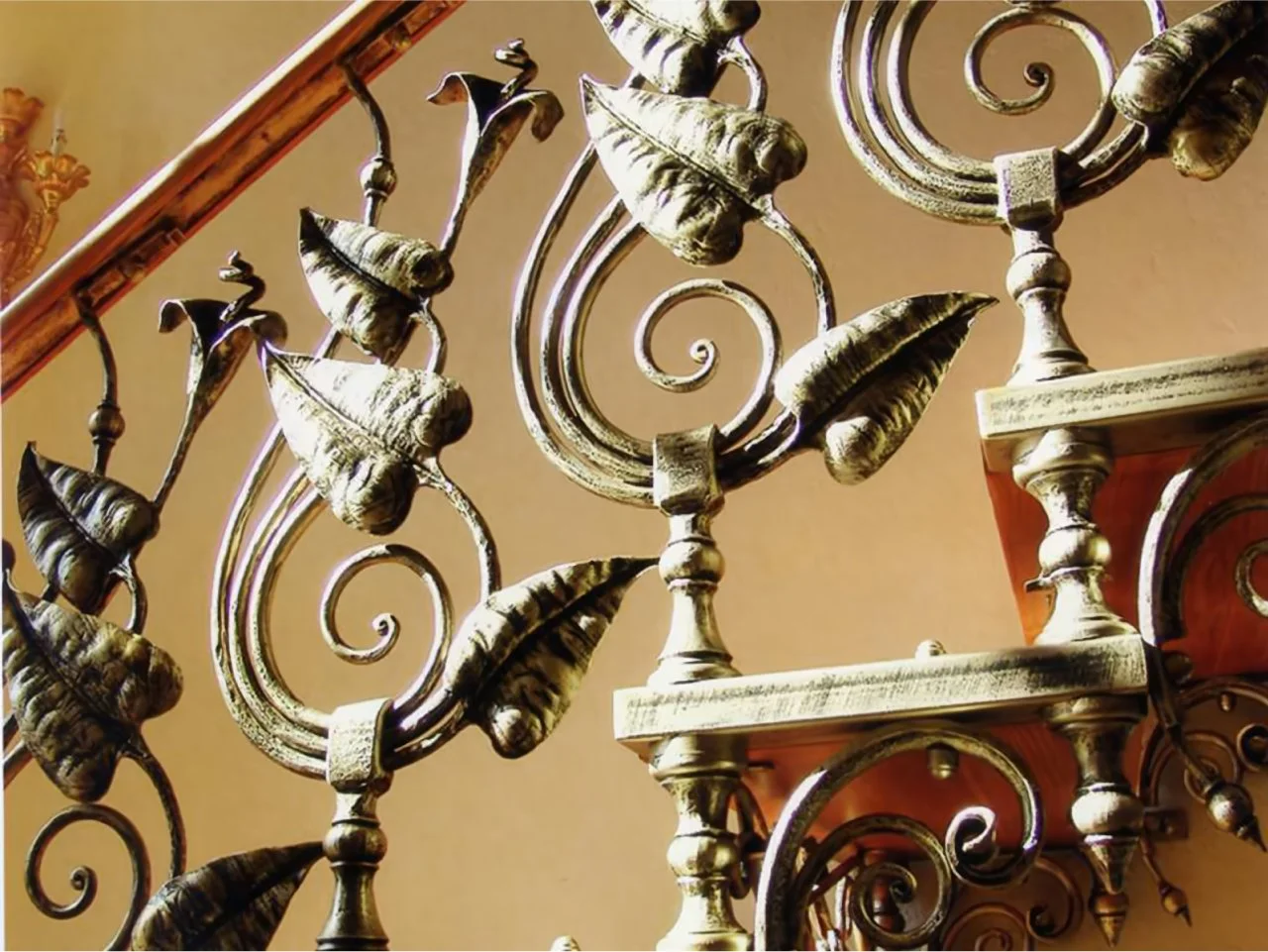 Kute Liście i Dzwonki - Detal Balustrady