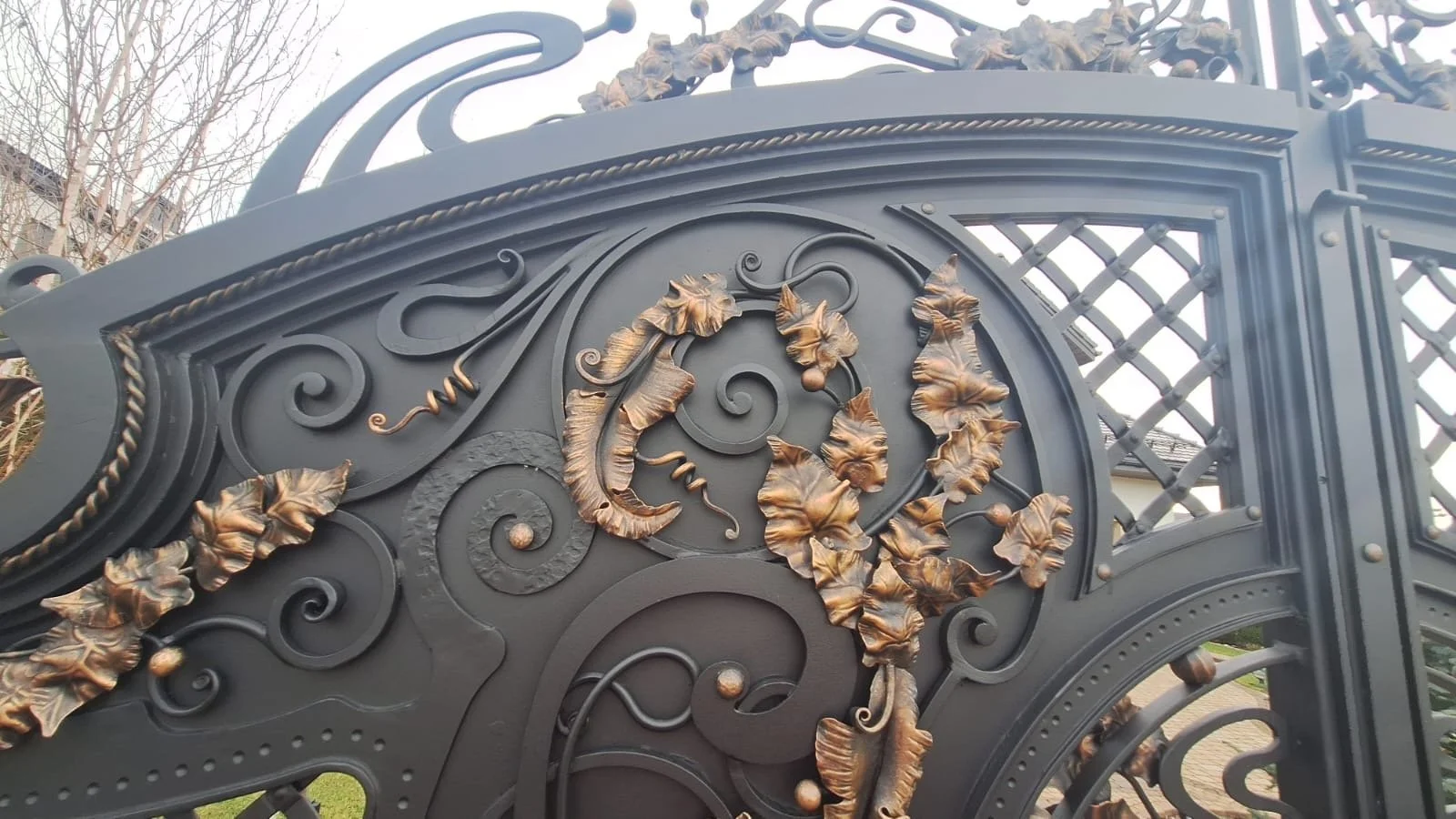 Detal Bramy - Liście Złocone