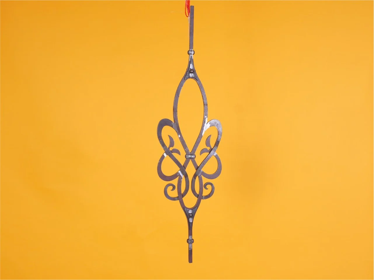 Kuty element Fleur-de-lis Modern