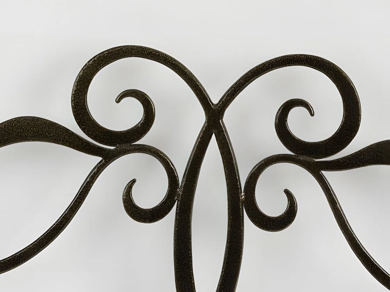 Kuty ornament łóżka - Detal secesyjny