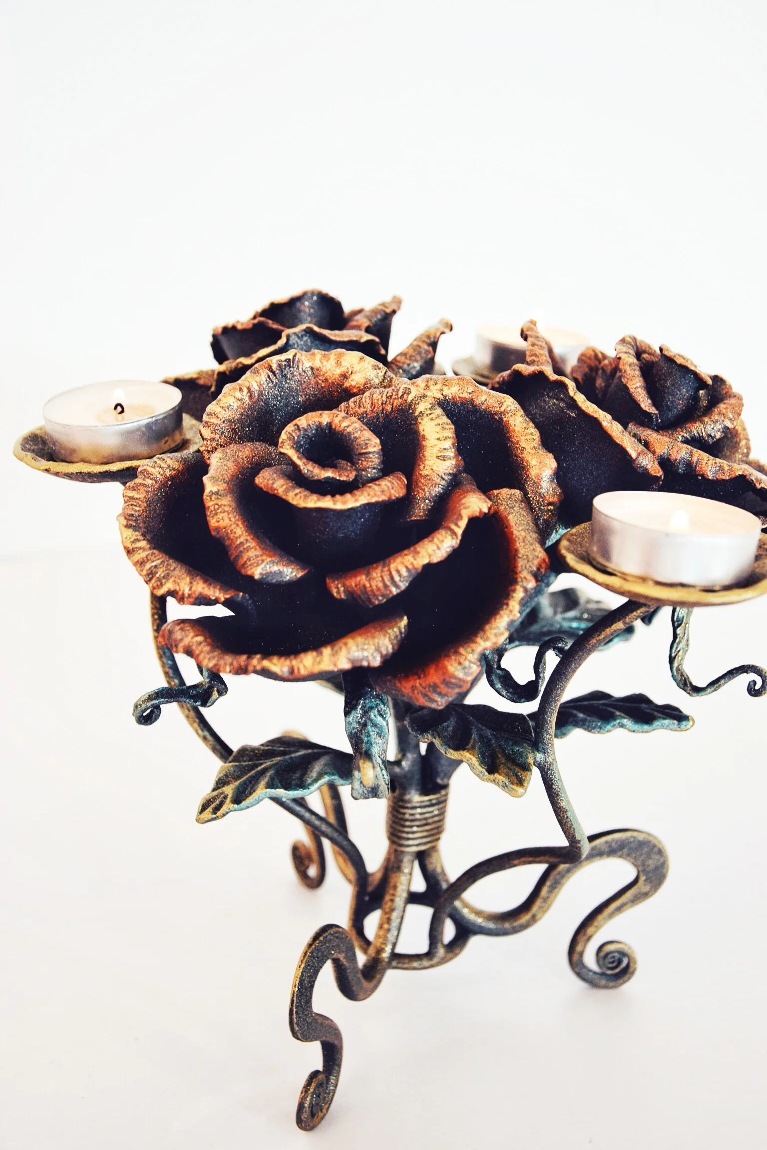 Kuty Świecznik Róże z Zapalonymi Świecami