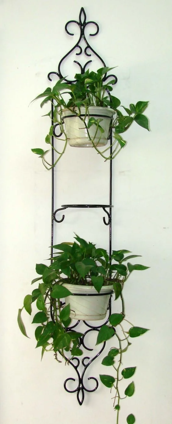 Kwietnik ścienny kuty dwupoziomowy