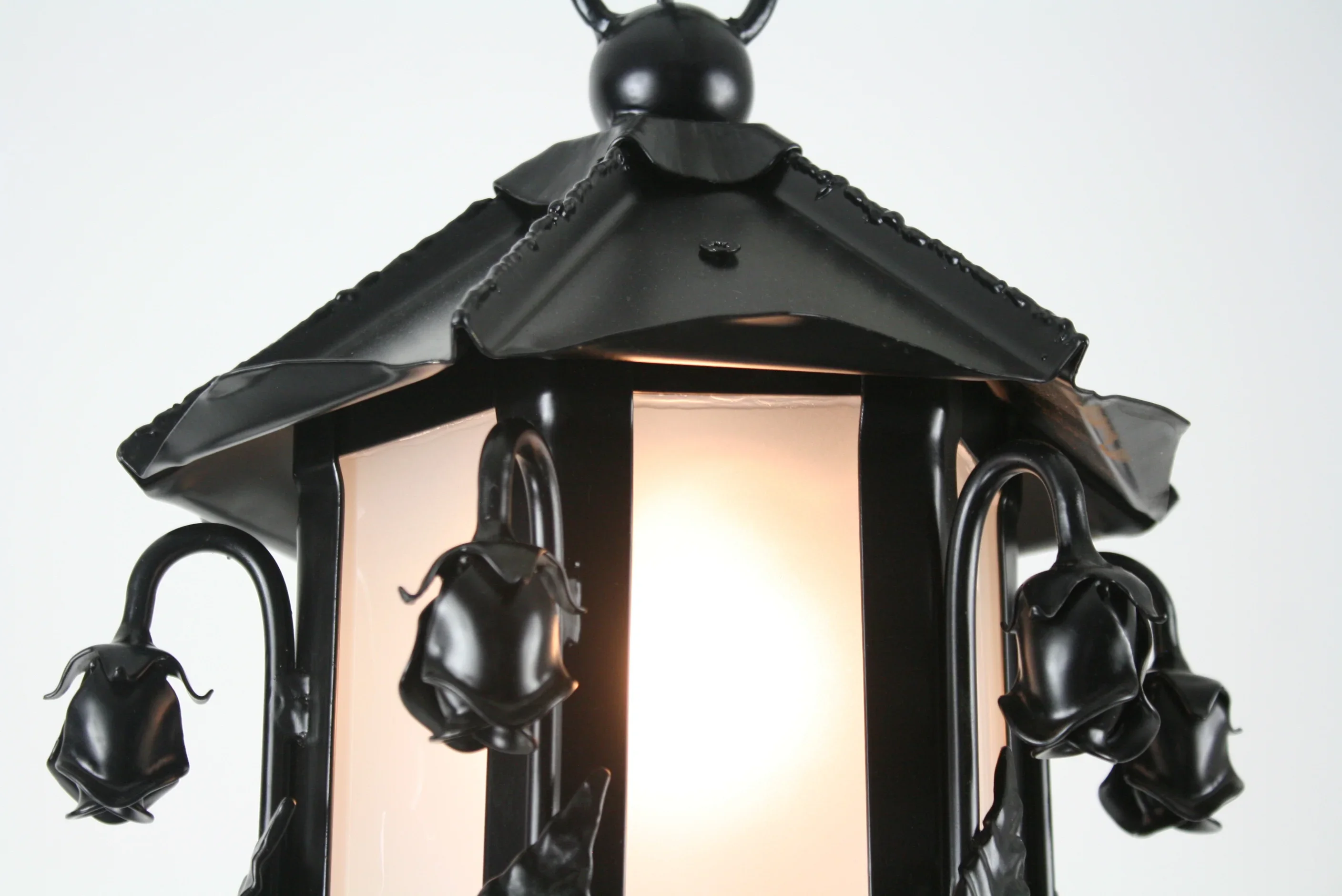 Lampa Kuta Stalowa Wisząca z Różami  LK27