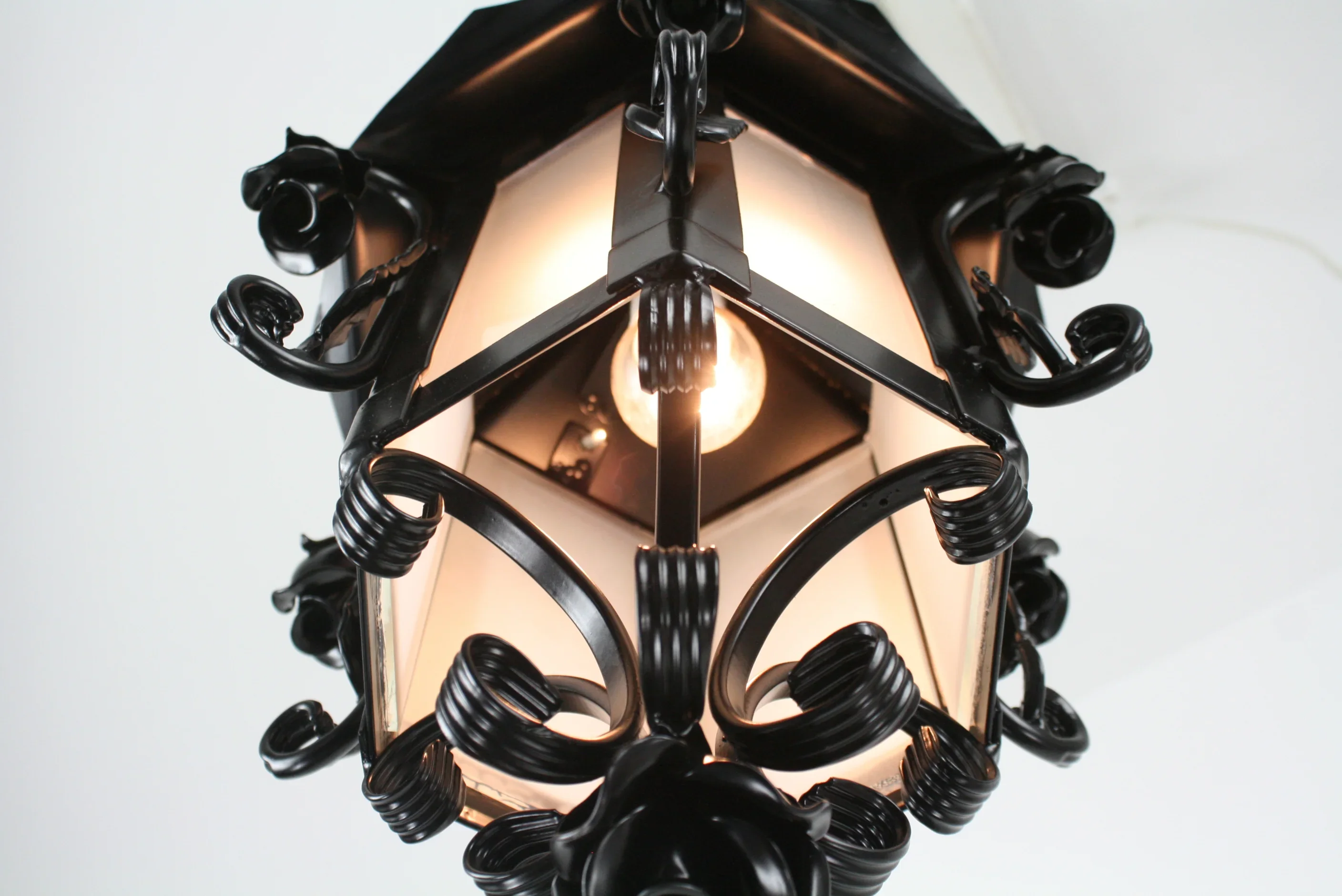 Lampa Kuta Stalowa Wisząca z Różami  LK27