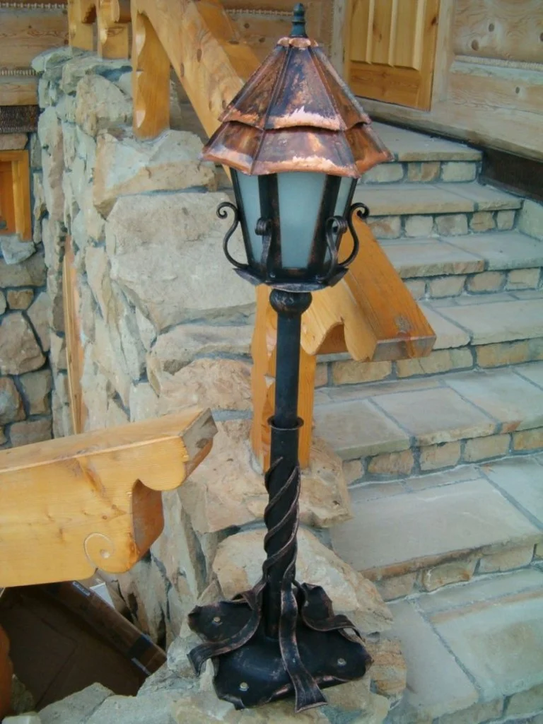 Lampa Ogrodowa Stojąca z Miedzianym Daszkiem