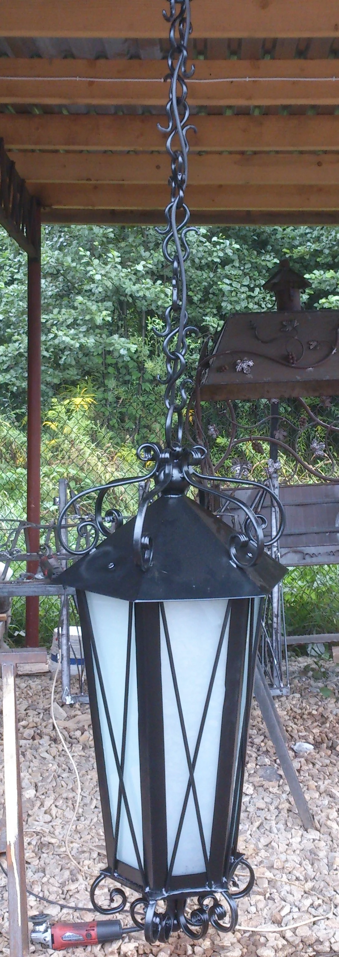 Lampa Wisząca Kuta do Altany - Stylowe Oświetlenie Ogrodowe