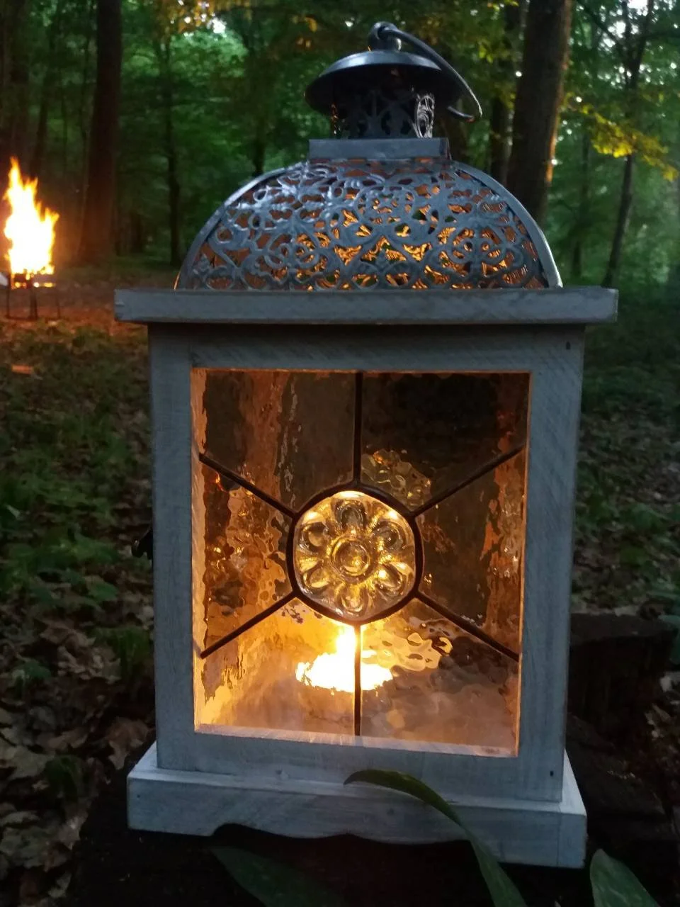 Lampion Ogrodowy z Witrażem