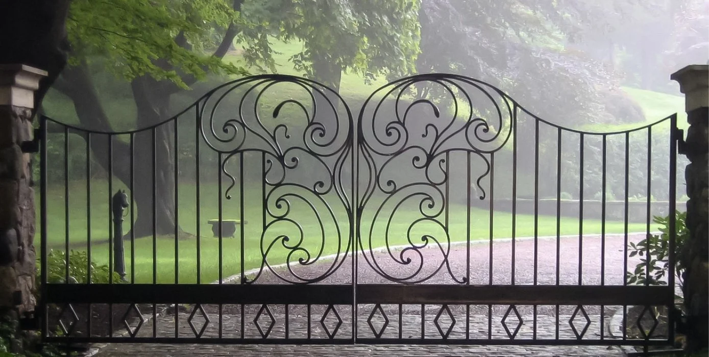 Lekka brama kuta secesyjna - Ogrodowa