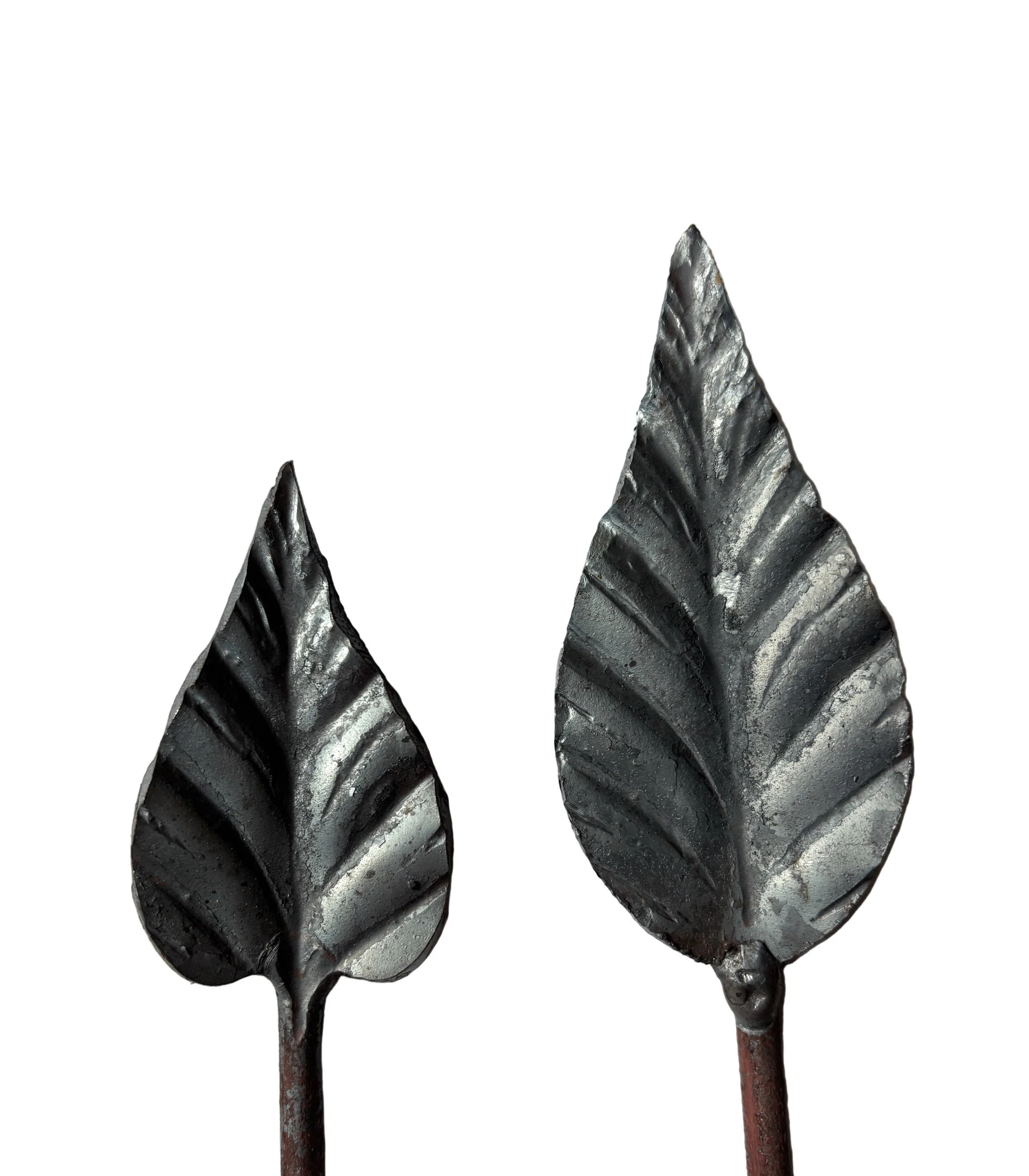 Ręcznie Kuty Liść – Ozdobny Element Kowalski