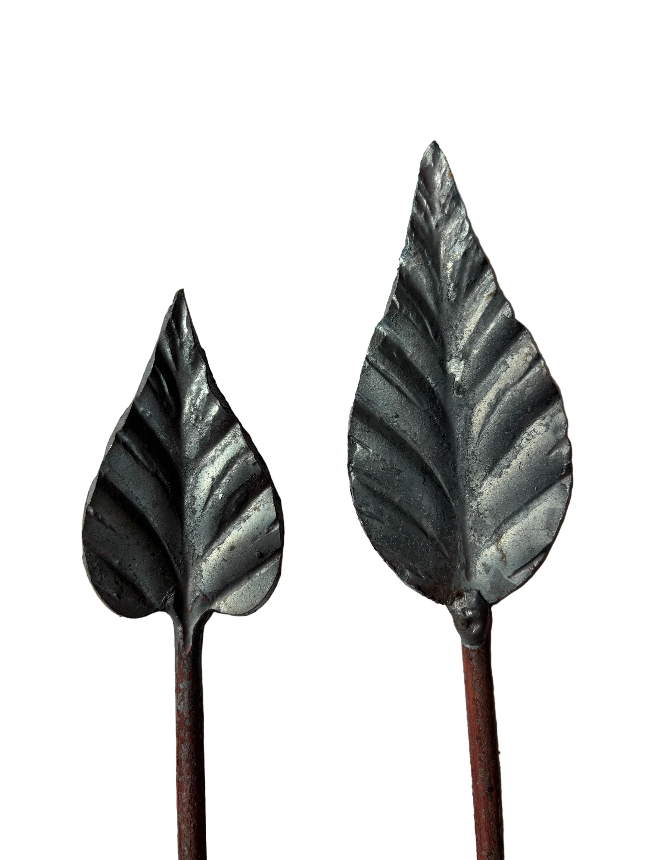 Liść Kuty Stalowy – Dekoracyjny Element Rzemieślniczy