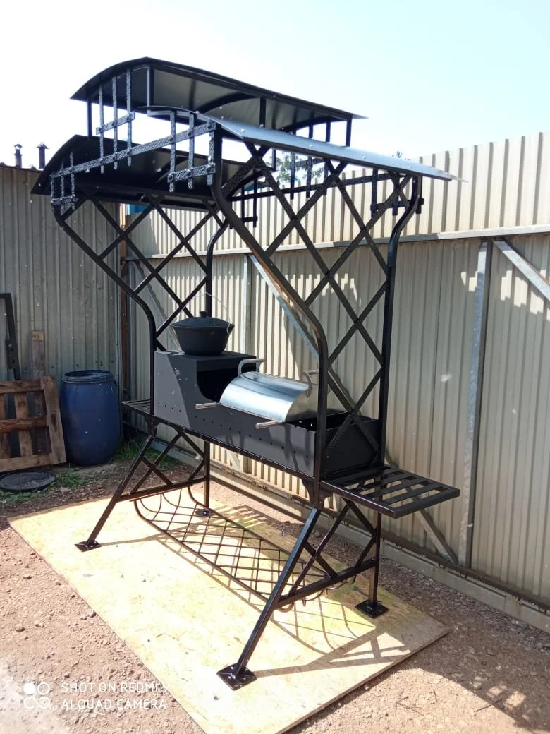 Mobilna kuchnia ogrodowa kuta z daszkiem