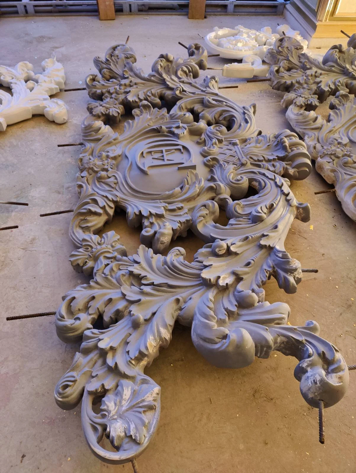 Model Kartusza Herbowego - Duży Monogram AV