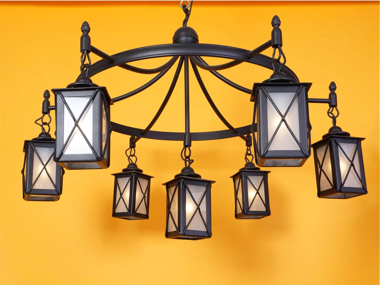 Monumentalny żyrandol kuty - 8 lampionów