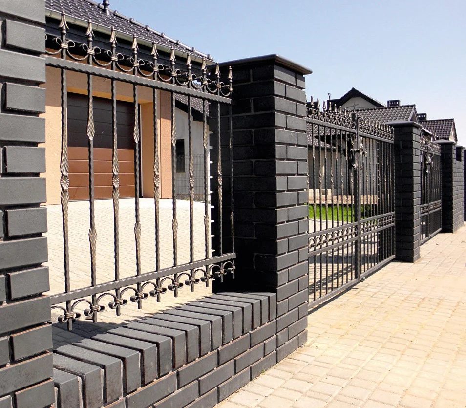 Ogrodzenie Kute Grafitowe na Klinkierze