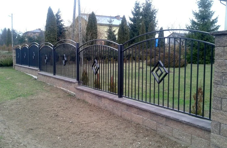 Ogrodzenie Kute Nowoczesne - Łukowe z Rombami