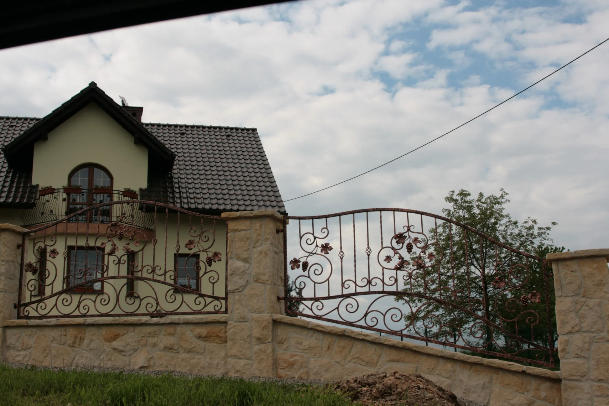 Ogrodzenie Kute z Motywem Winorośli