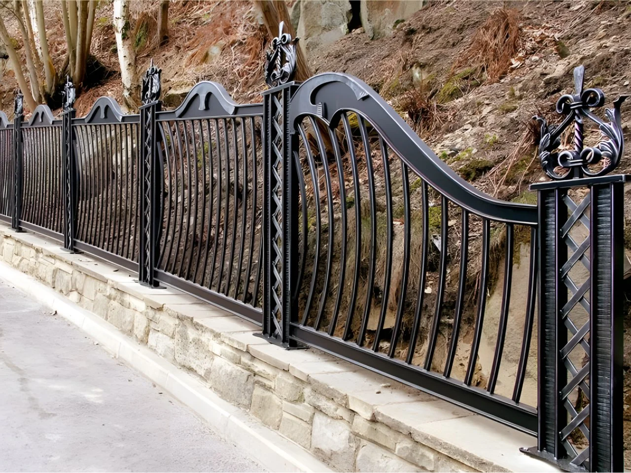 Ogrodzenie Posesji - Wyroby Kute i Profesjonalny Montaż