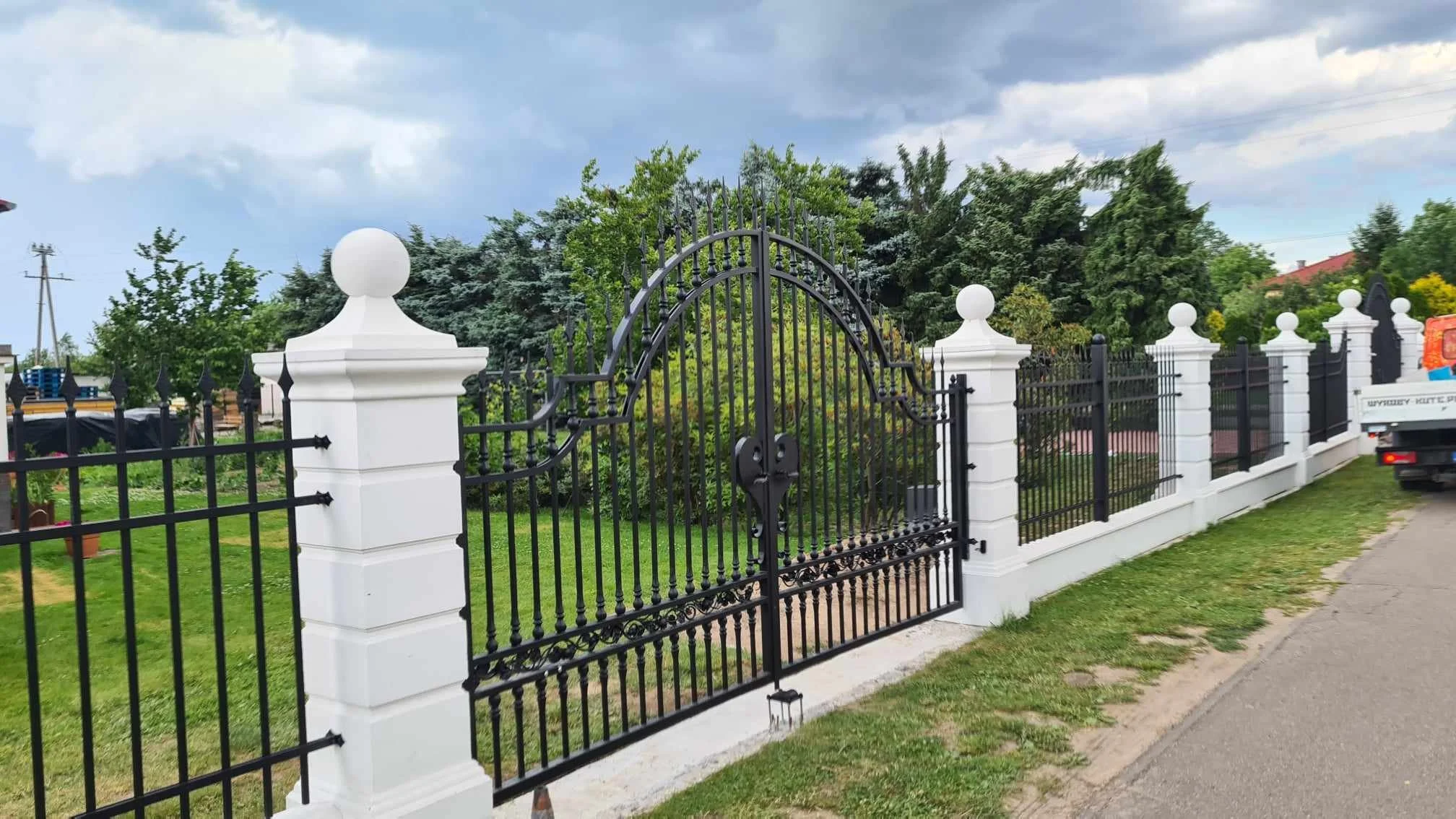 Ogrodzenie Rezydencjonalne Kute - Linia Słupów