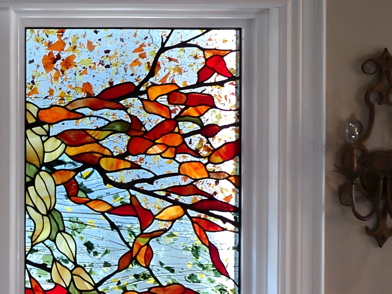 Okno z Witrażem - Liście i Gałęzie