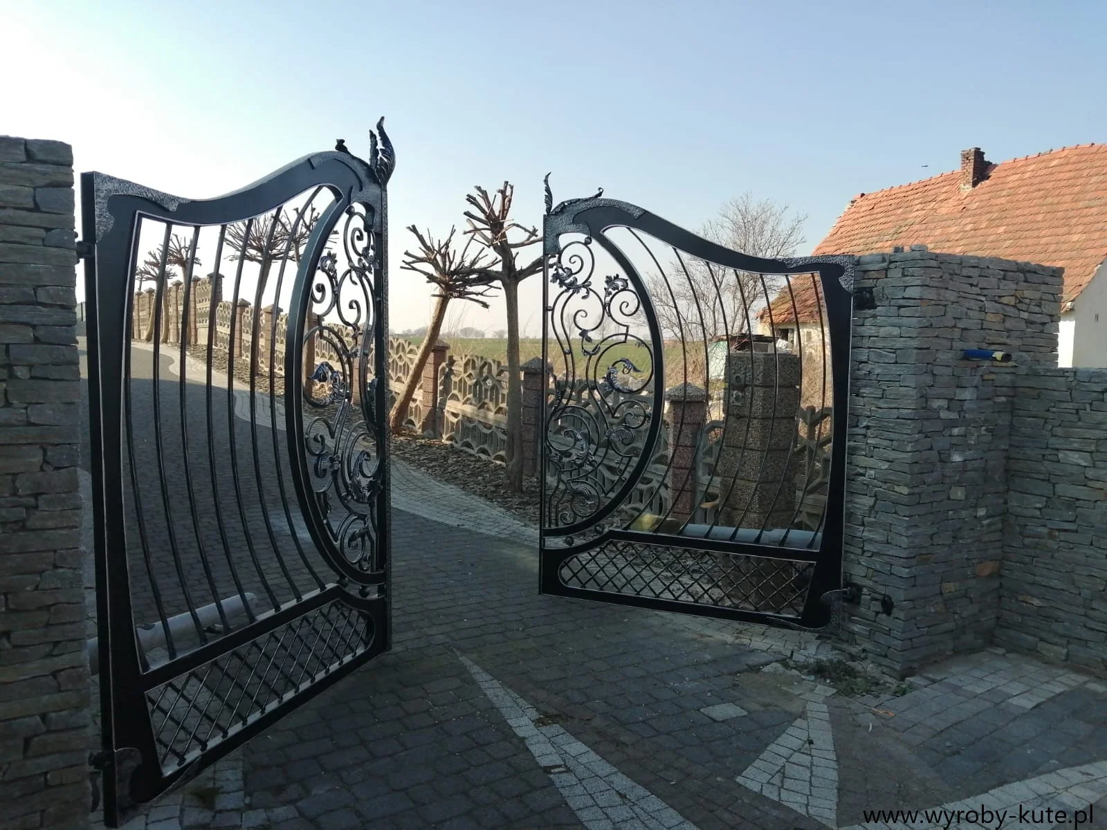 Otwarta Brama Kuta - Pełna z Blachą