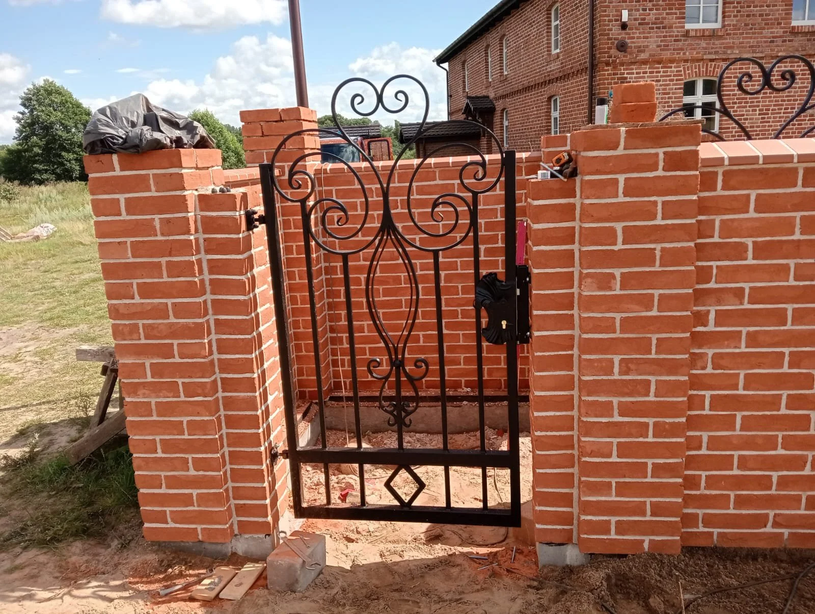 Ręcznie Kuta Bramka Metalowa – Mała Architektura