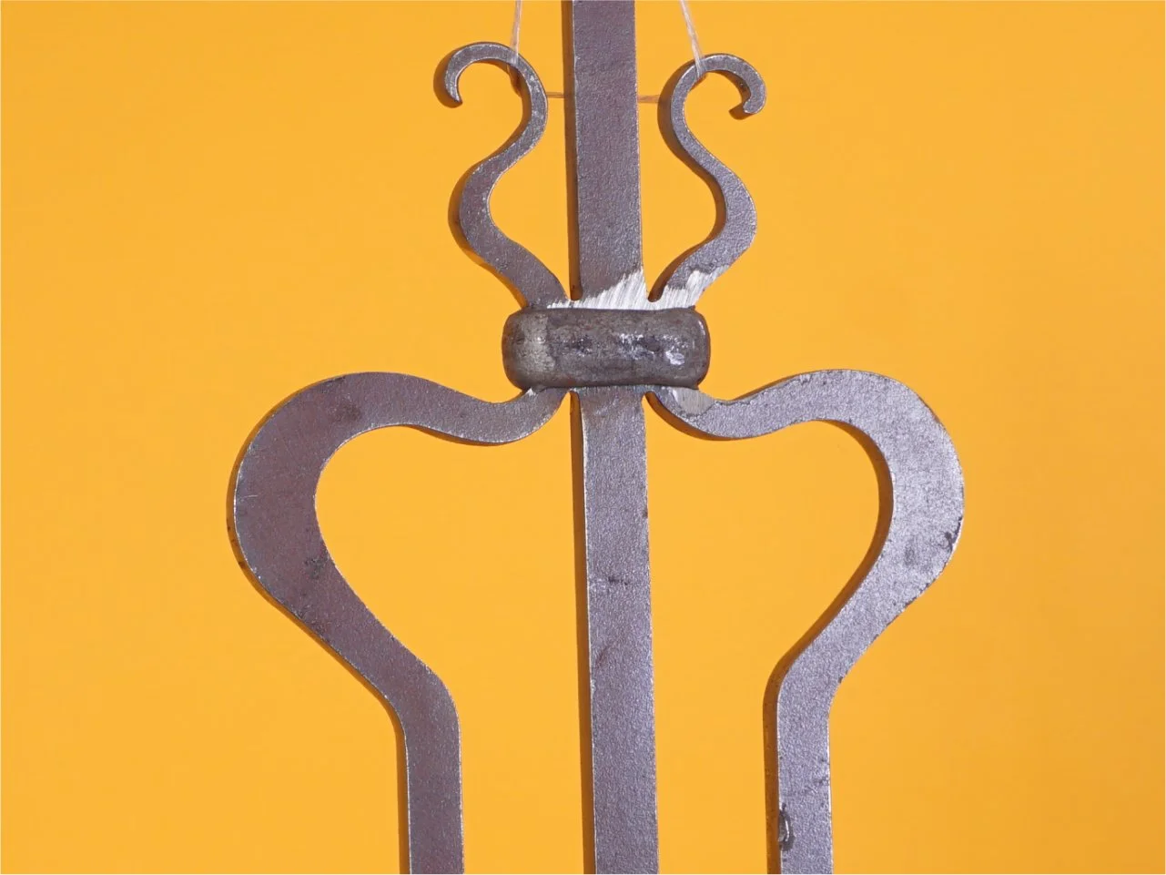 Ozdobna korona tralki kowalskiej