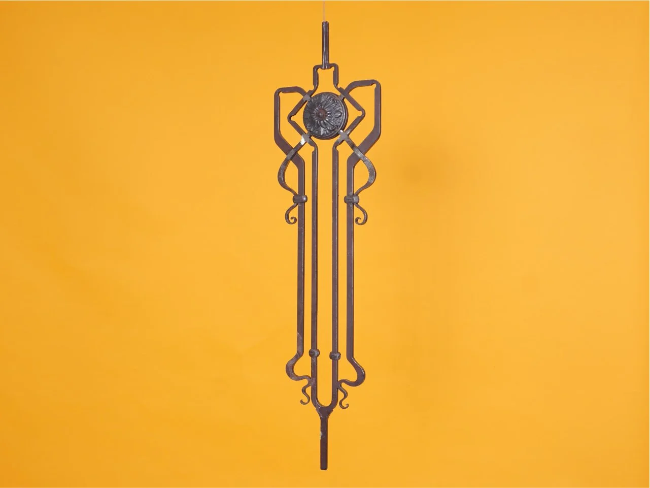 Ozdobna Tralka Kuta z Rozetą - Styl Secesyjny (Widok 2)