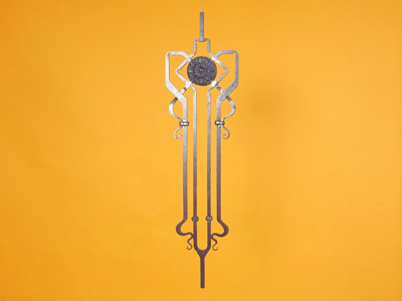 Ozdobna Tralka Kuta z Rozetą - Styl Secesyjny (Widok 3)