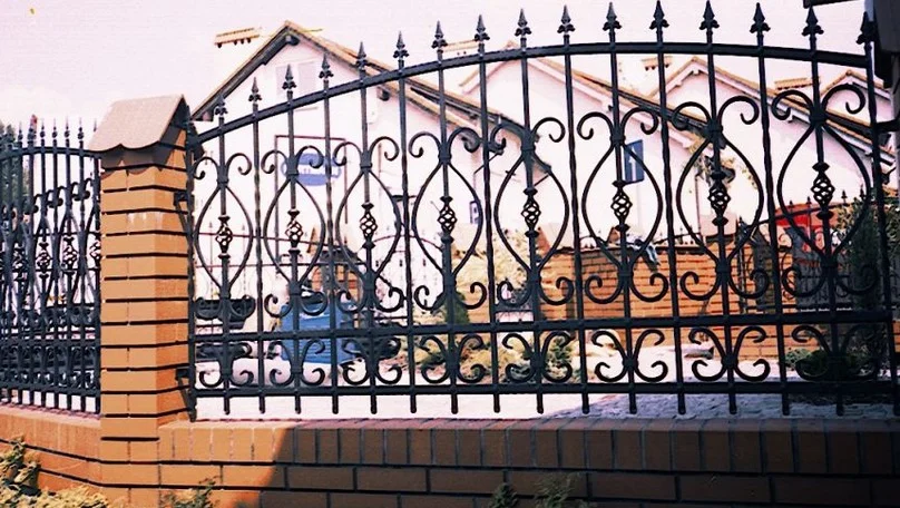 Płot kuty - Klasyczny wzór owal