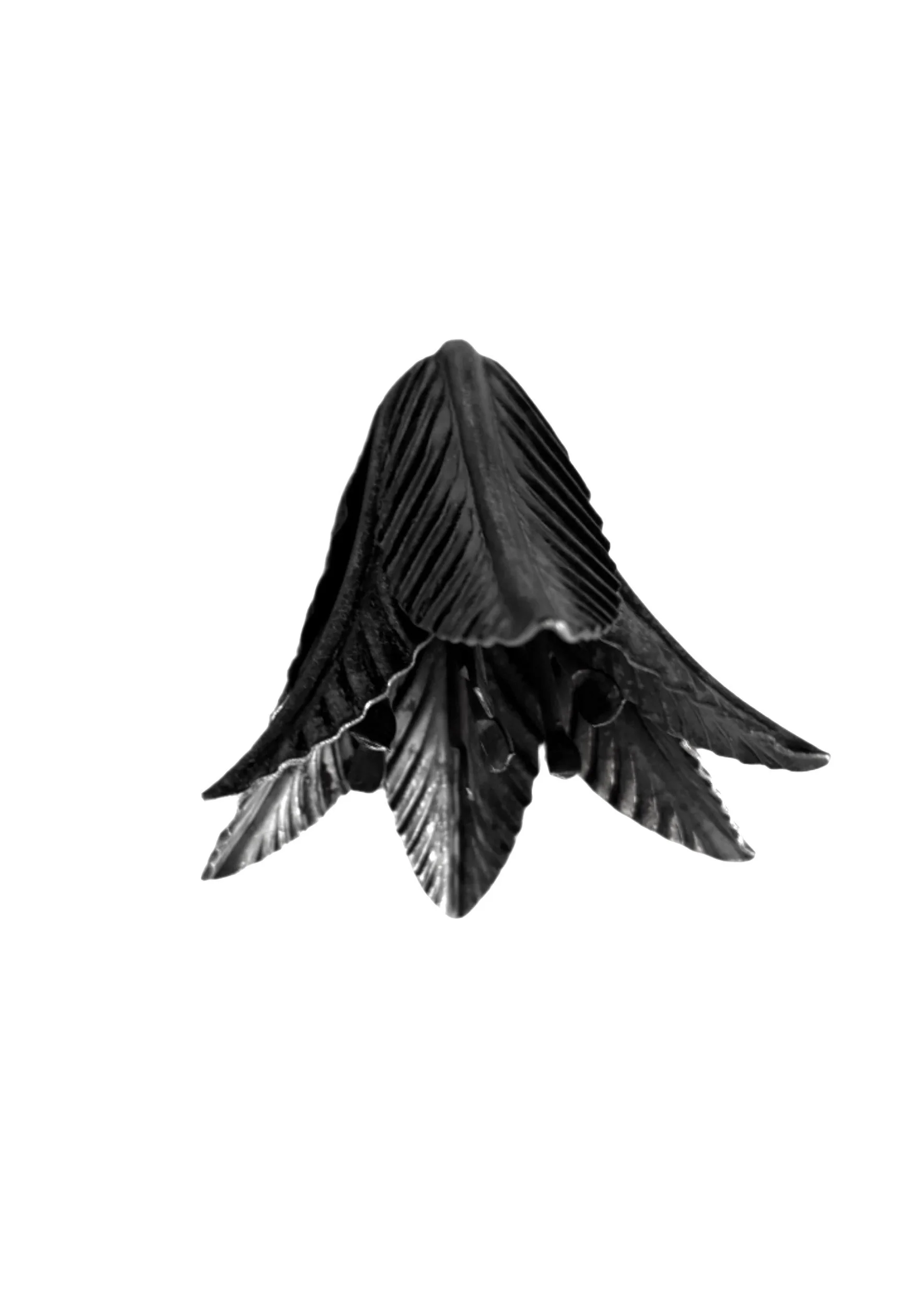 Pąki kwiatowe kute z metalu