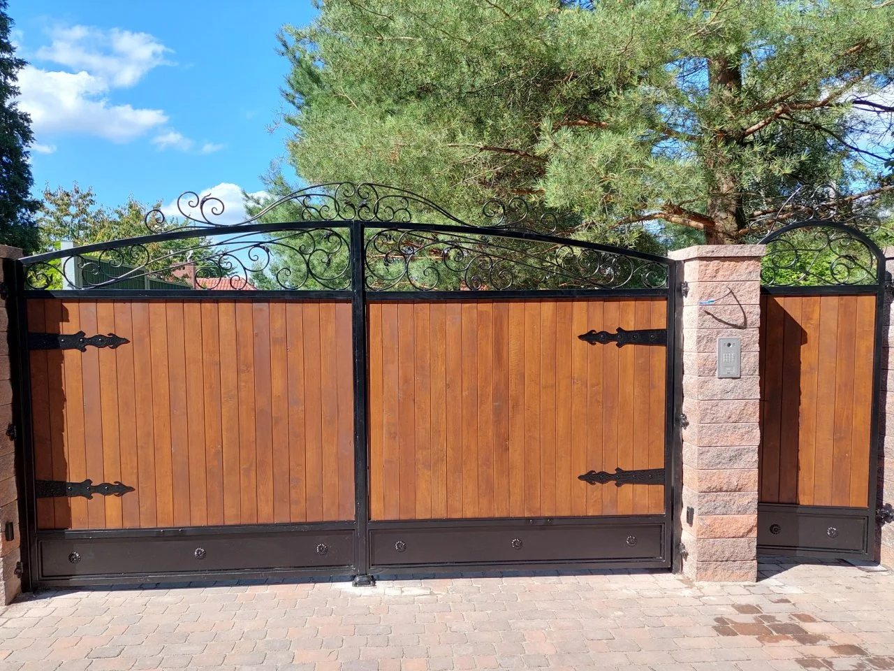 Pełna Brama i Furtka - Kuta Stal i Drewno