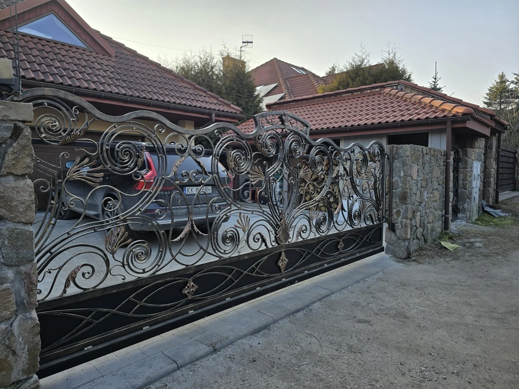 Prestiżowa brama wjazdowa - Kowalstwo Artystyczne