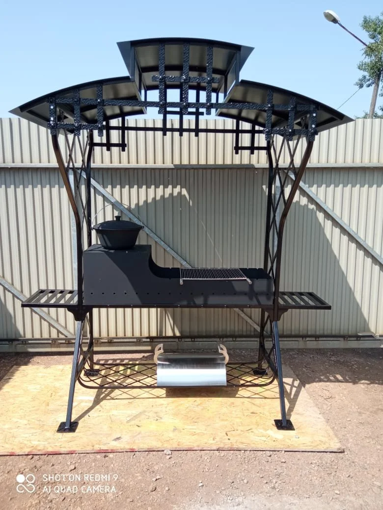 Profesjonalny grill kuty z zadaszeniem