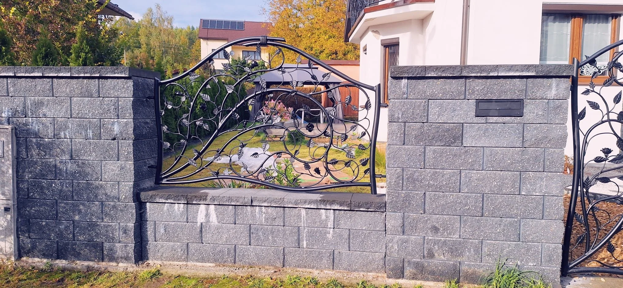 Przęsło Kute Srebrne - Detal Wzoru (Medalion)