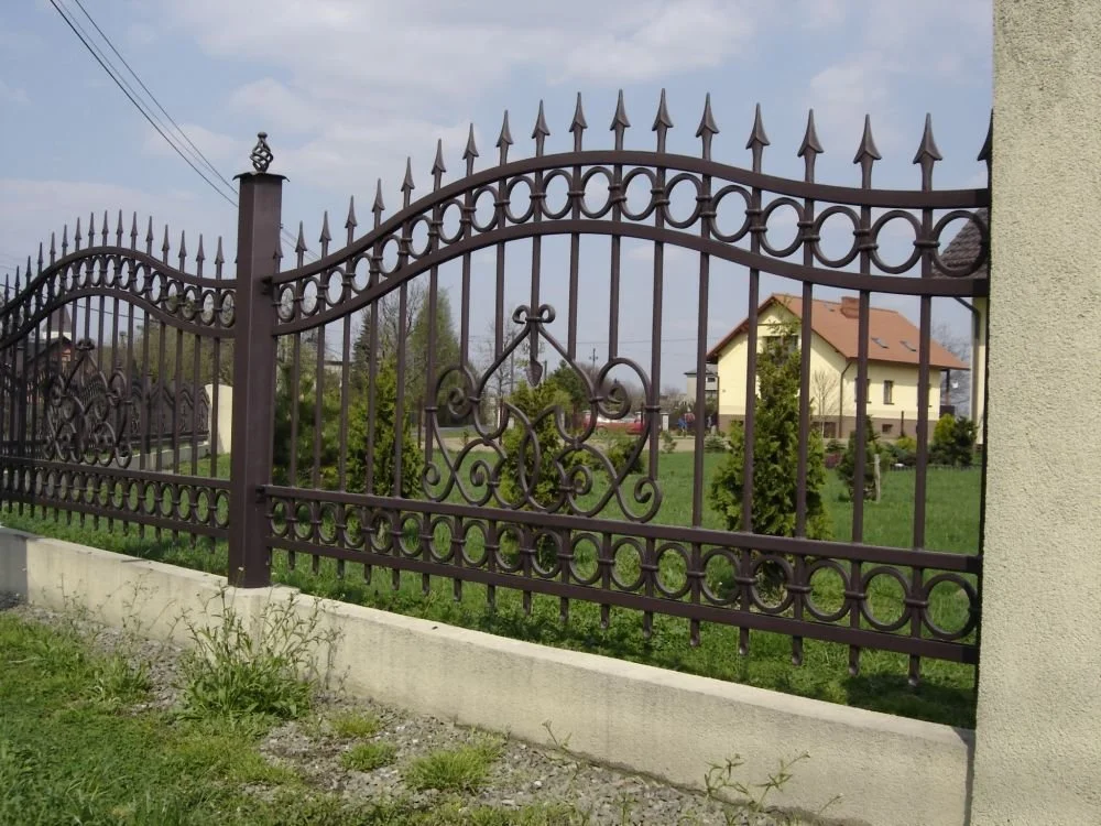 Przęsło kute - wzór kółka - brązowa patyna