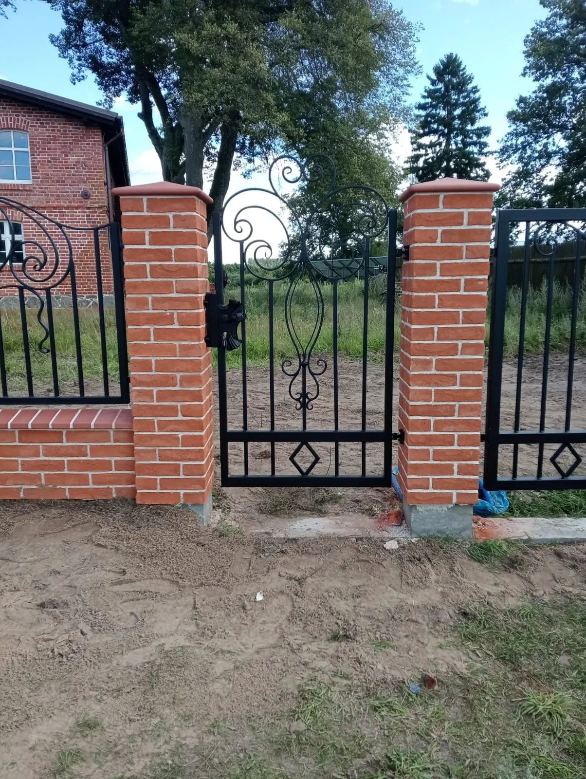 Przęsło Ogrodzeniowe Kute – Klasyczny Wzór Symetryczny