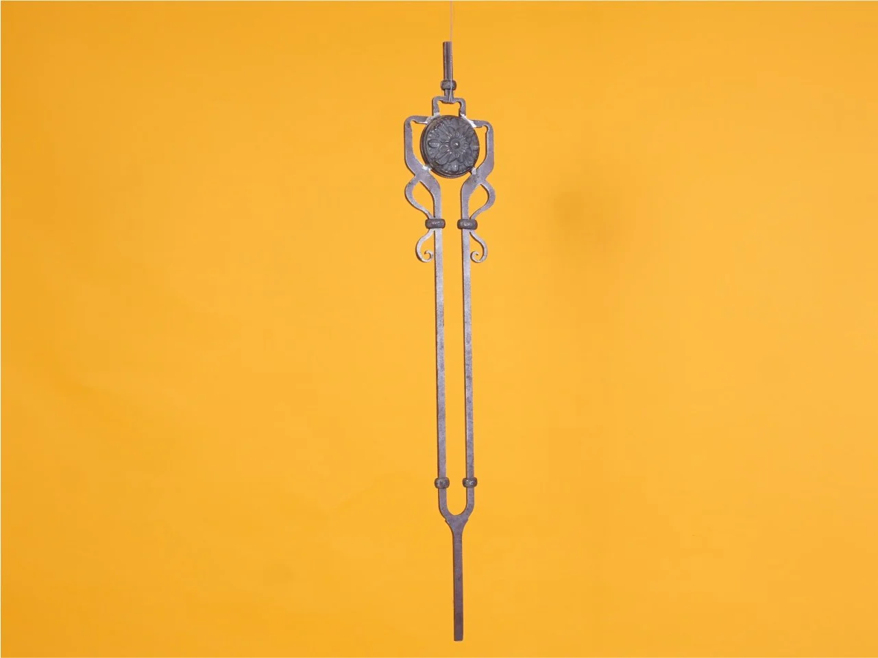 Reprezentacyjna tralka schodowa z rozetą