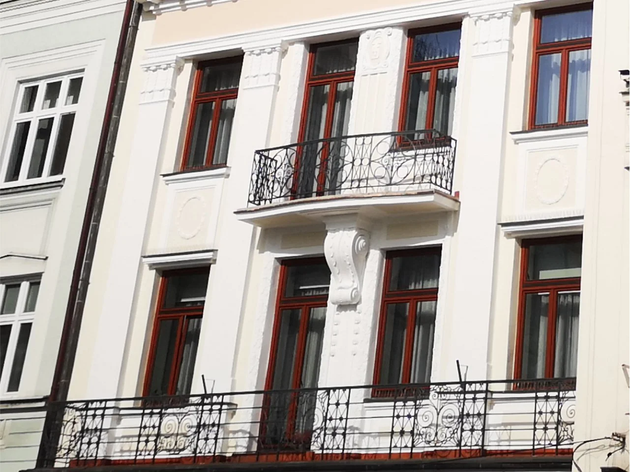 Reprezentacyjny balkon kuty - Architektura miasta