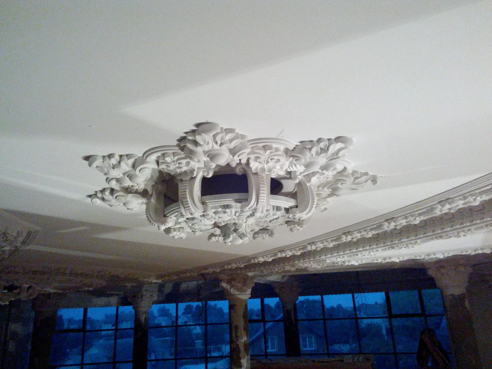 Rozety Sufitowe Gipsowe - Duża Sztukateria Klasyczna