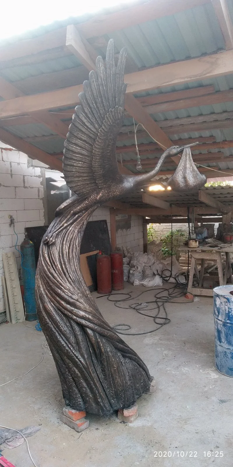 Rzeźba Ogrodowa Bocian z Dzieckiem - Metaloplastyka Artystyczna